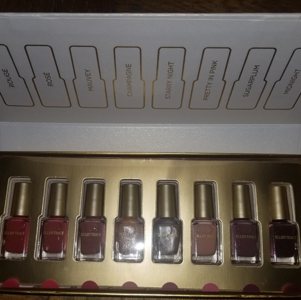 Ellen Tracy Nail Polish Box Collection